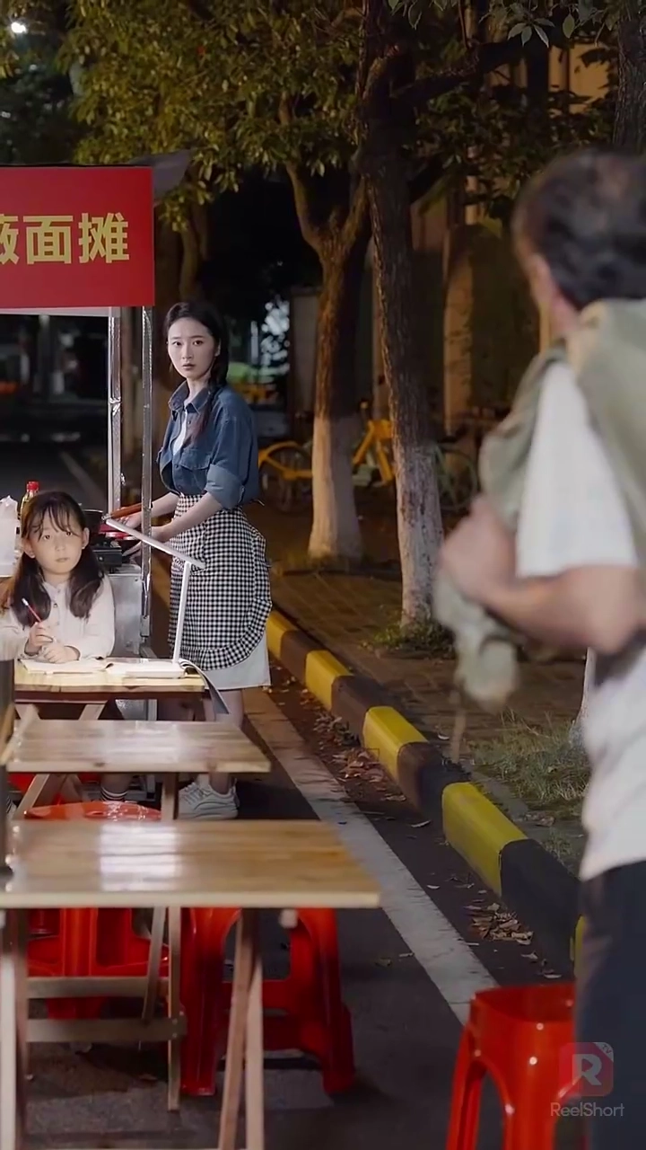 (พากย์) แต่งงานกับมหาเศรษฐีพร้อมกับลูกรูปภาพ