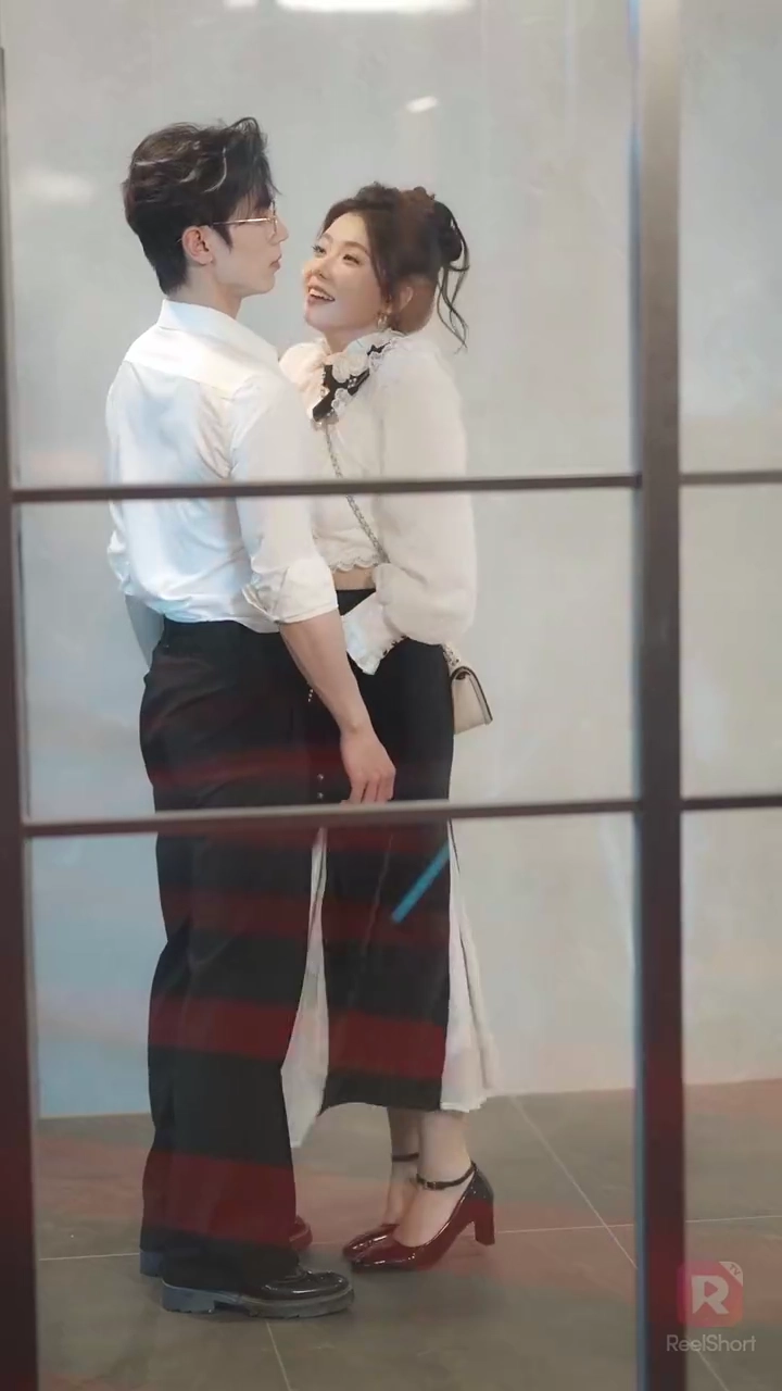 นางร้ายทะลุมิติ มาเขย่าหัวใจนายรูปภาพ