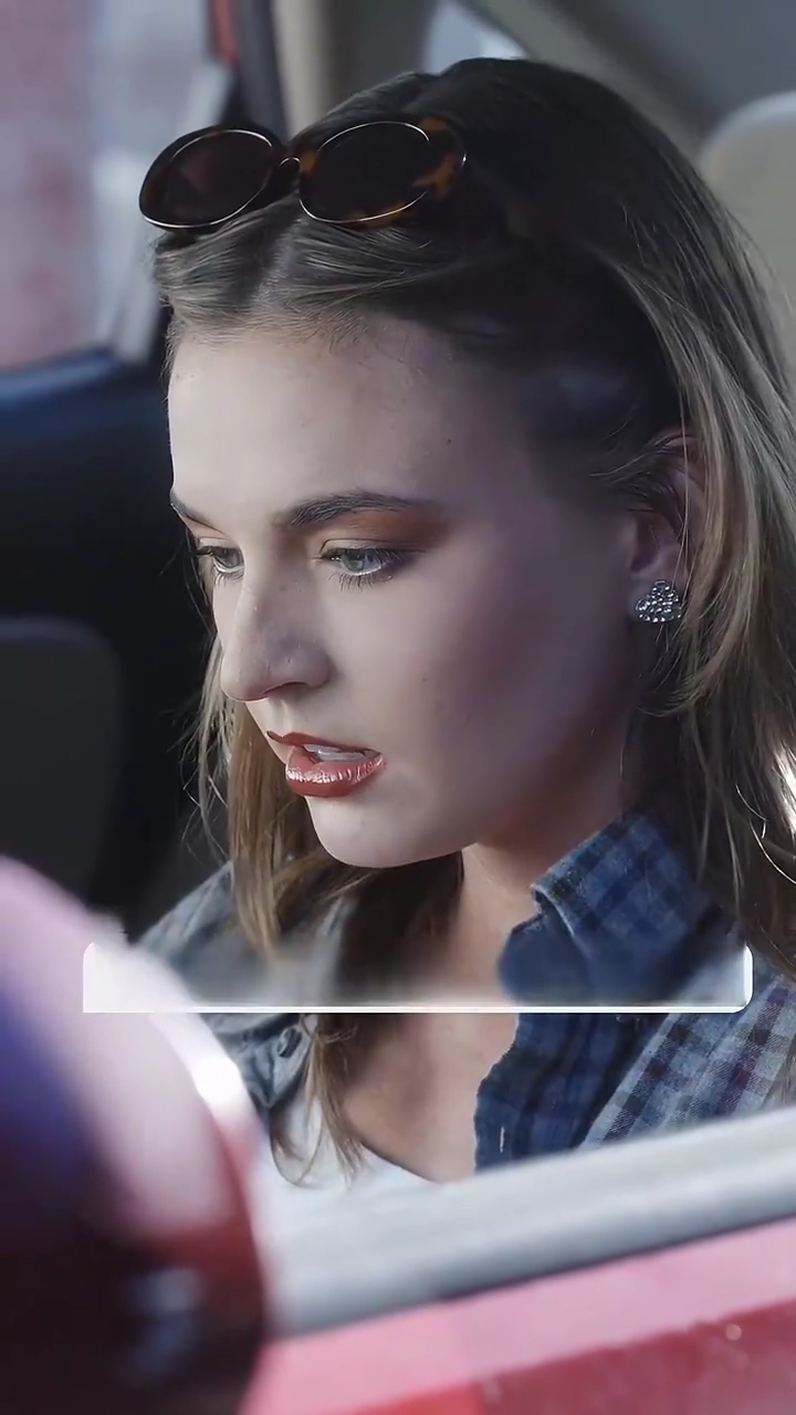 Cinta Di Ujung Jalanfoto