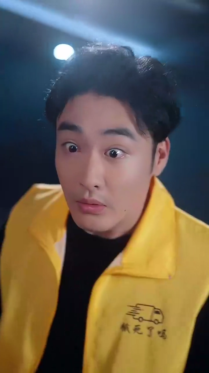 Kurir Pengantar Ternyata Dewa Perangfoto