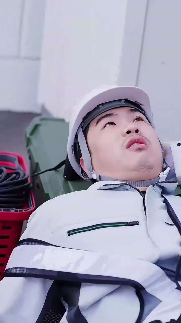 死のカウントダウン：爆発前夜写真