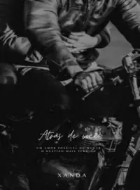 Capa do romance Atrás de você!