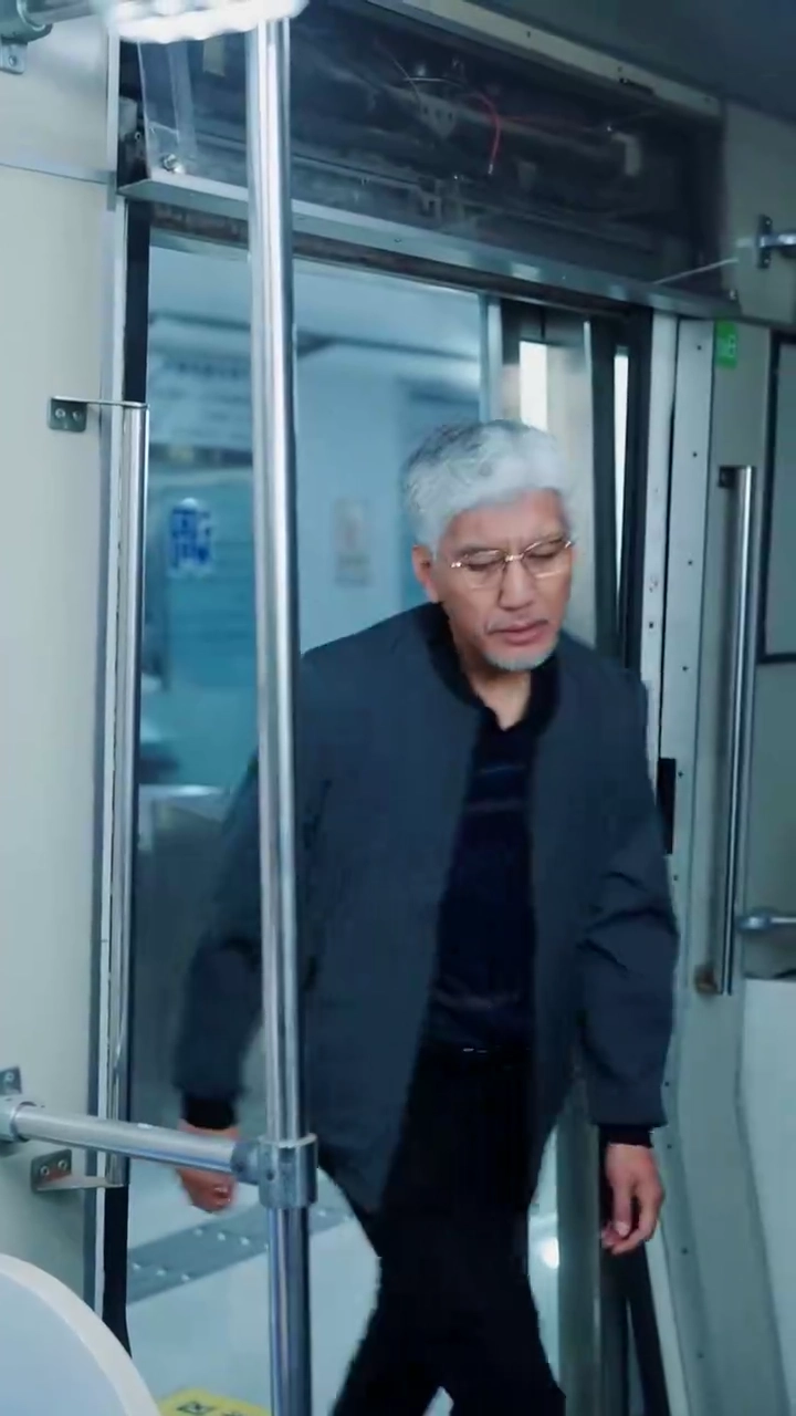 見下していた男が、実は超大物！？写真