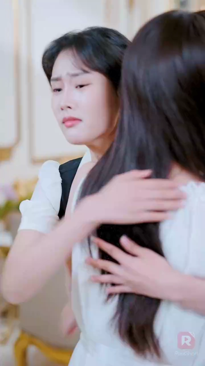 宮女が転生！？本物のお嬢様を守る写真