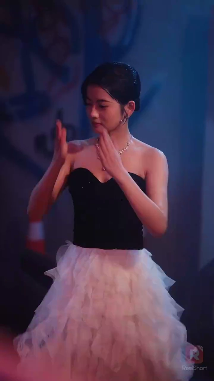 危険な口づけ写真