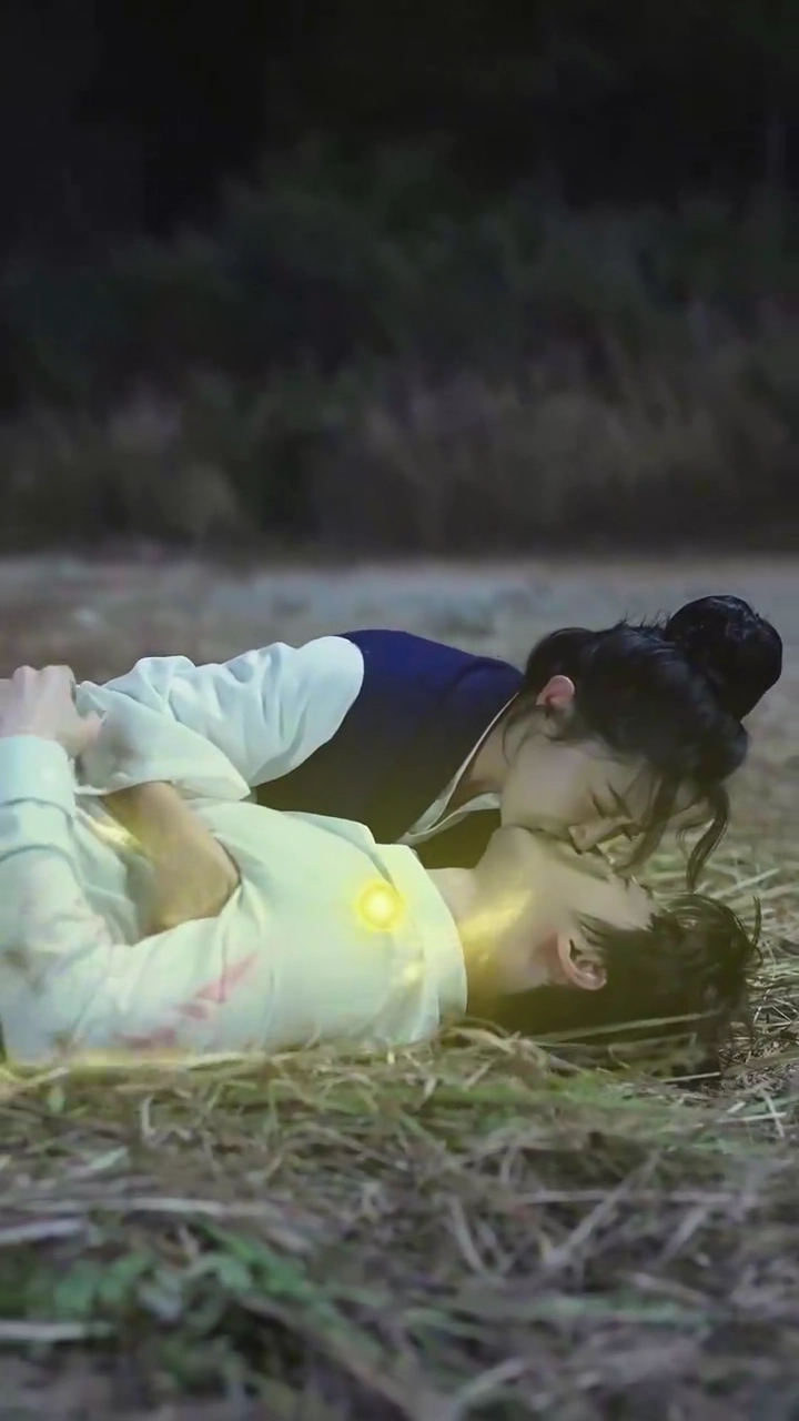 山奥の不思議な少女写真