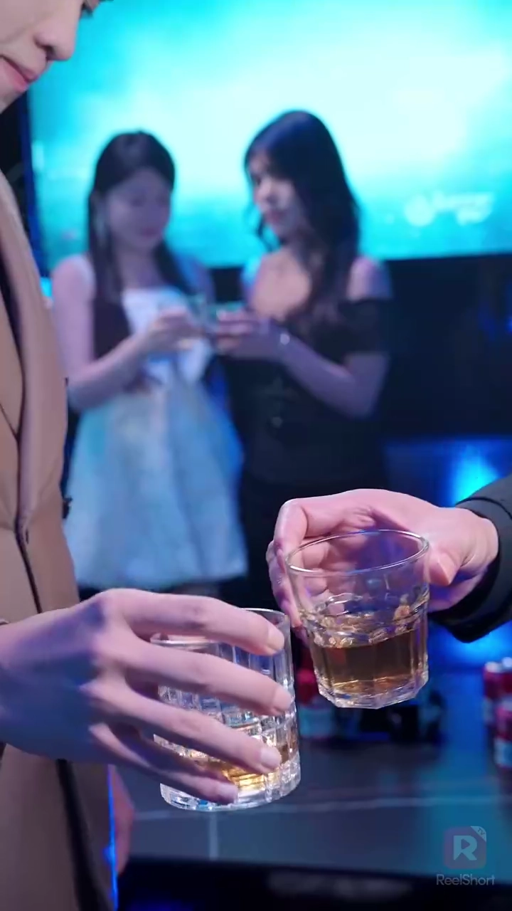 メイドの私が、御曹司兄弟に奪い合われています？！写真