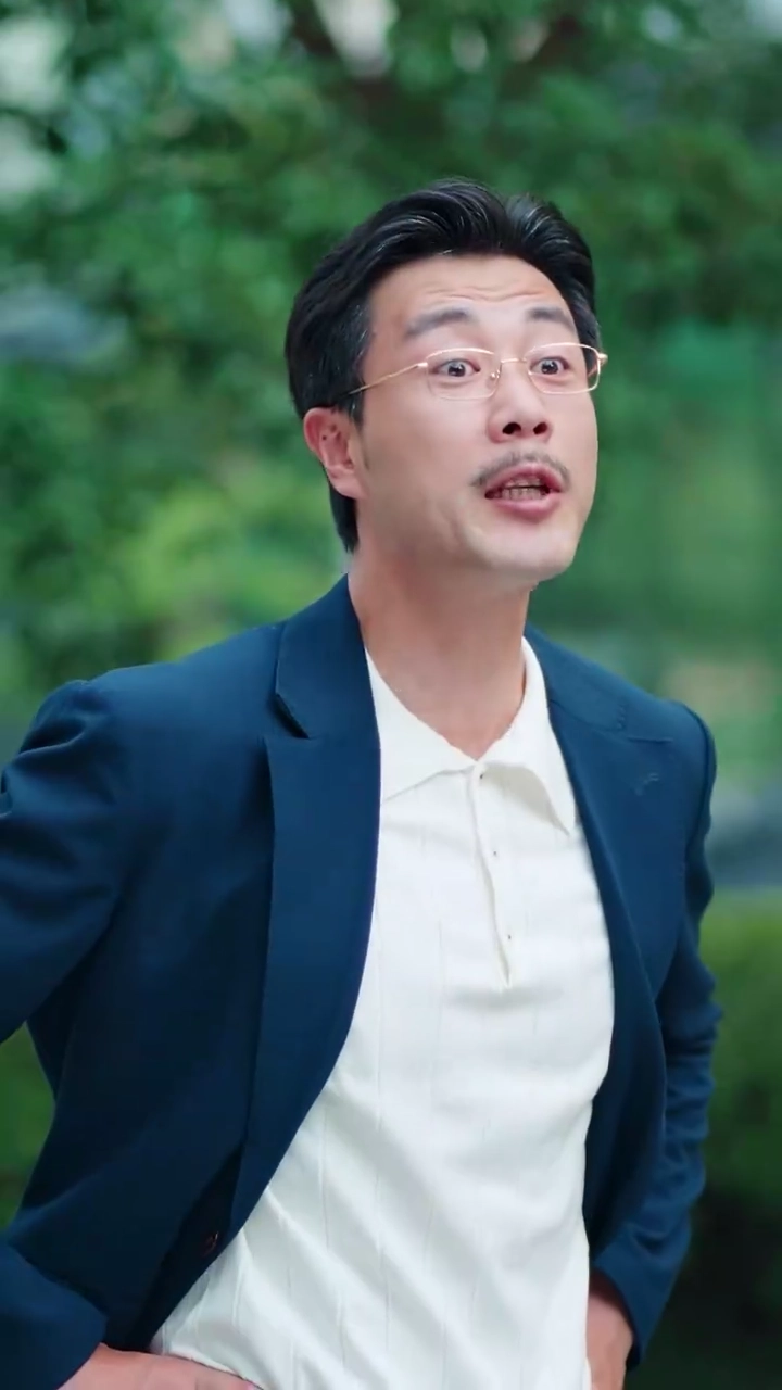 おっさん、人間違ってない？写真