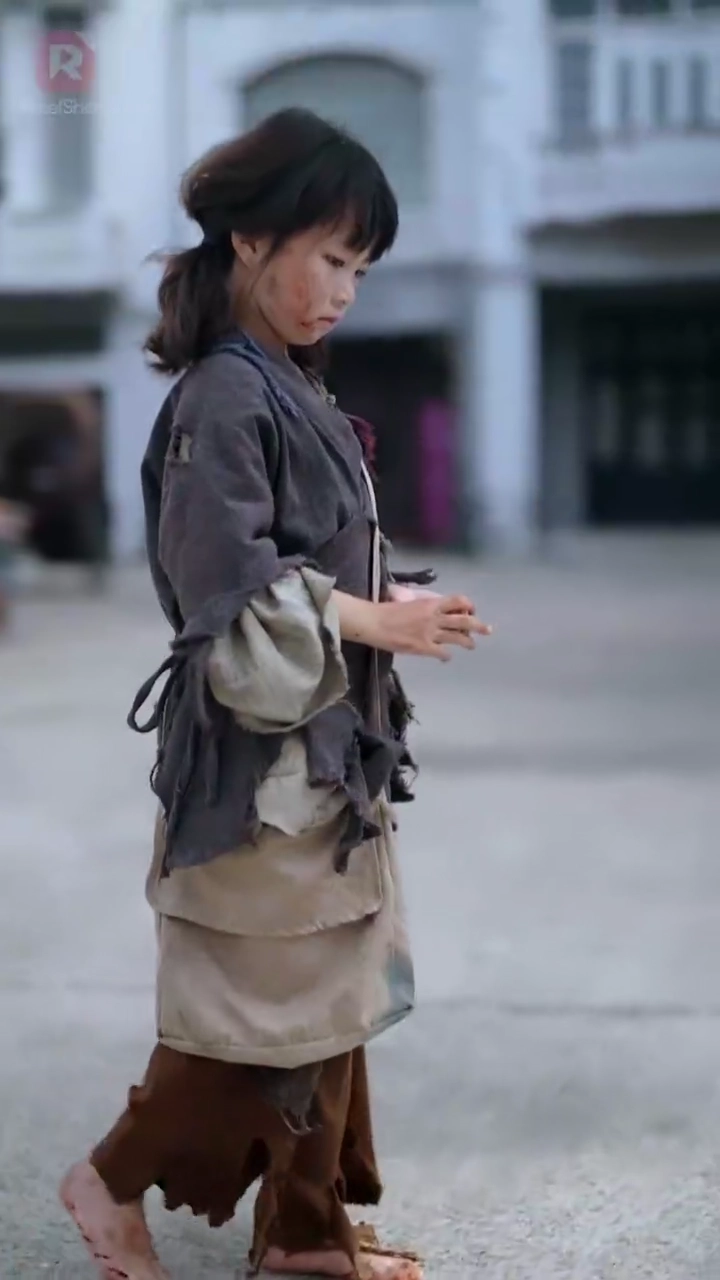 司令官の娘は天才占い師写真