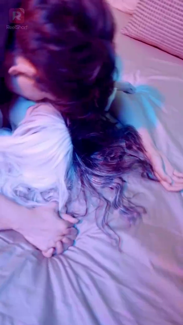 親友が私になりすまして、社長夫人に写真