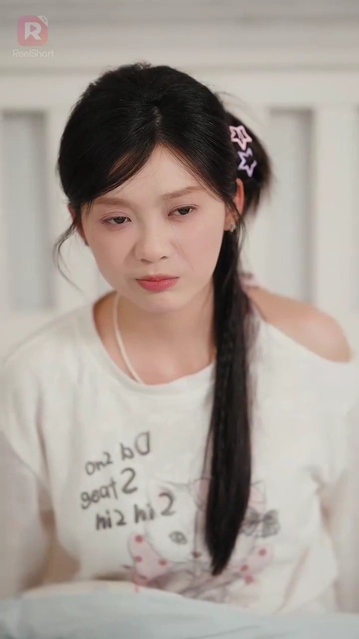 転生したら、お腹の子の父親はまさかの白髪少年写真