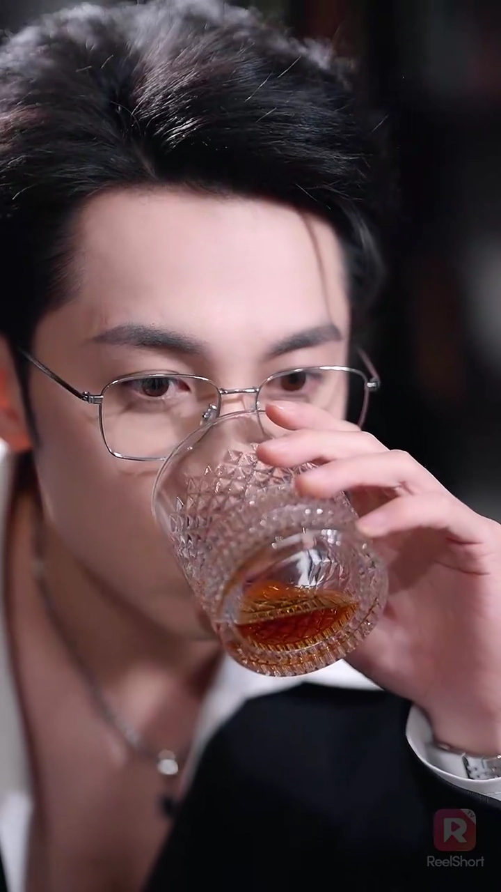 ชะตาผูก รักครอบครองรูปภาพ