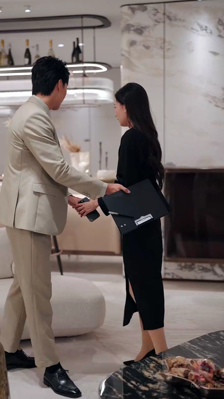 บางความรัก หมดอายุแล้วไม่รอรูปภาพ