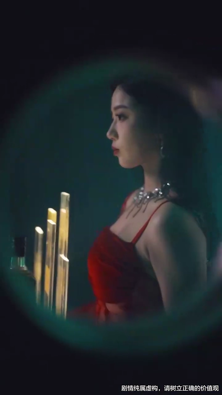 [Versão Dublada] Renascimento: Lutando Contra Meu Pai EscrotoFoto