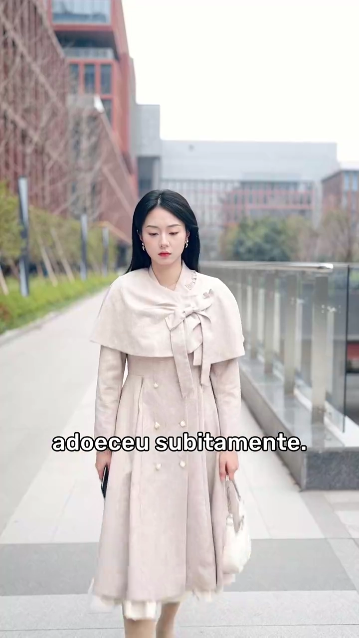 Reconstruída das Cinzas, Amada pela LuzFoto