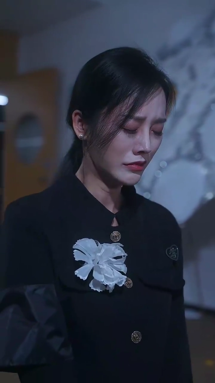 Meet My Husband In SilencePhoto