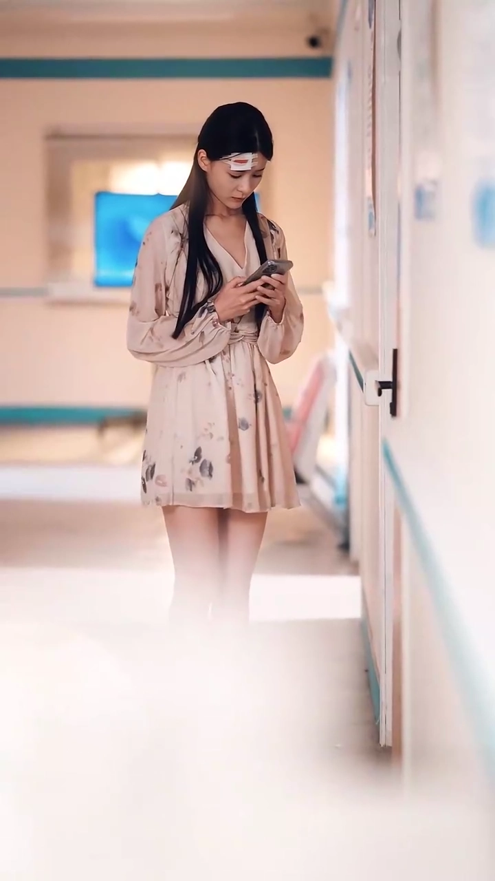 The CEO's Wife Blocked Him AgainPhoto