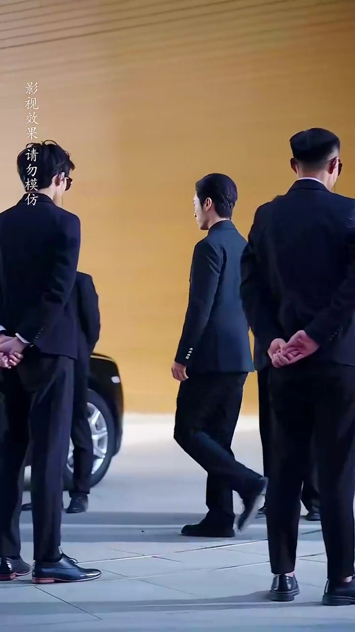 The Hidden Billionaire's WifePhoto