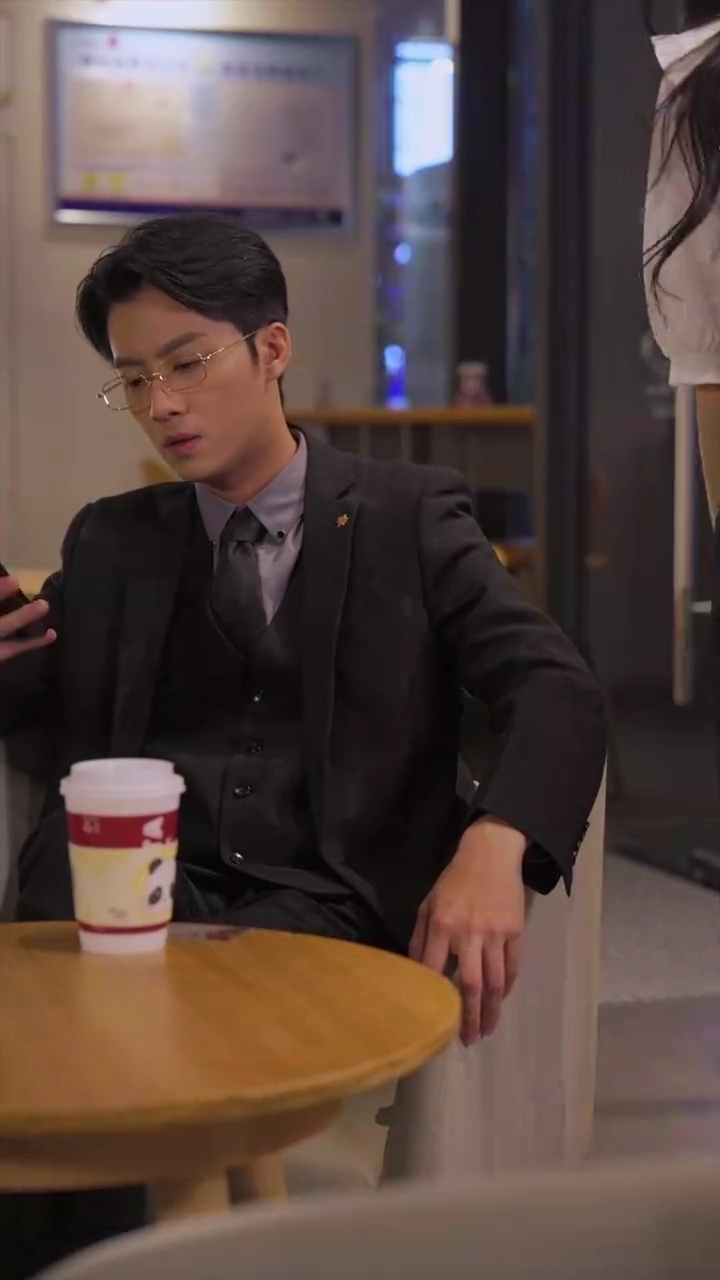Online Boyfriend is My BossPhoto