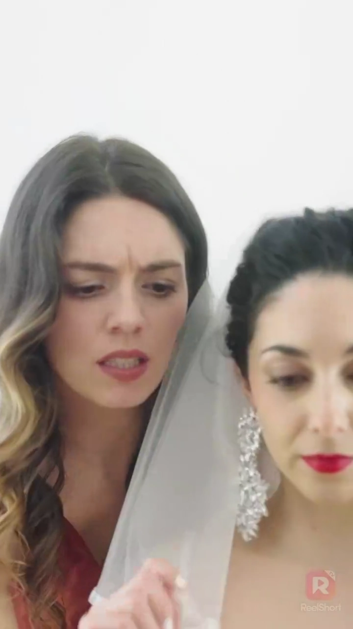 ถูกเข้าใจผิดว่าเป็นชู้รูปภาพ