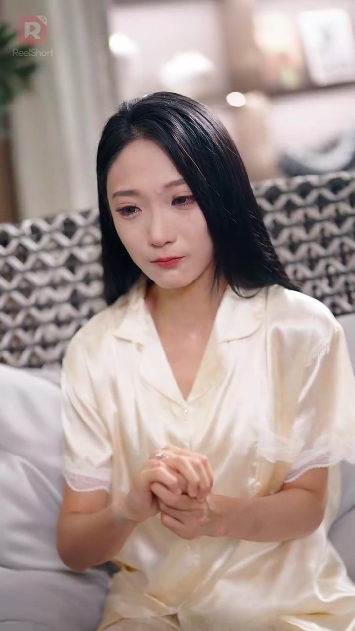 เมียถูกทอดทิ้ง กลับเป็นทายาทที่แท้จริงรูปภาพ