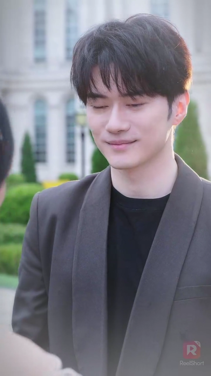 ขอคืนดี? เสียใจด้วย ฉันเจรจางาน ไม่เจรจาใจรูปภาพ