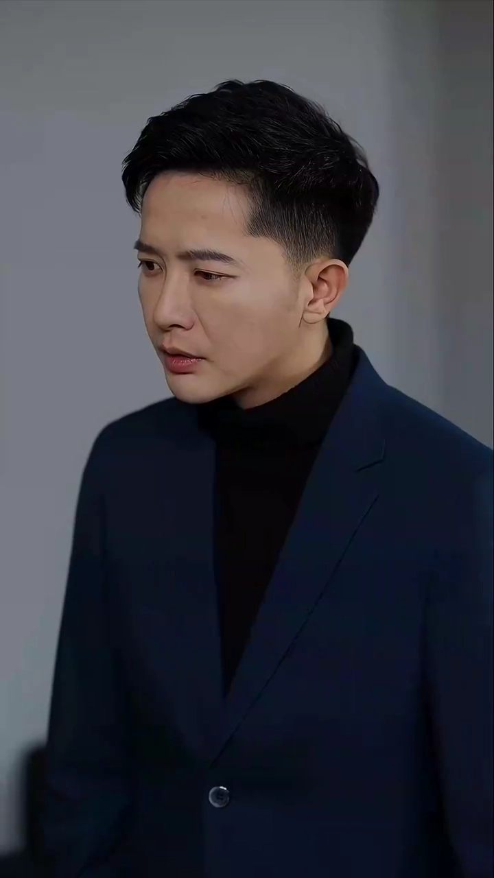 ดีนะที่ไม่ต้องรักเธออีกแล้วรูปภาพ