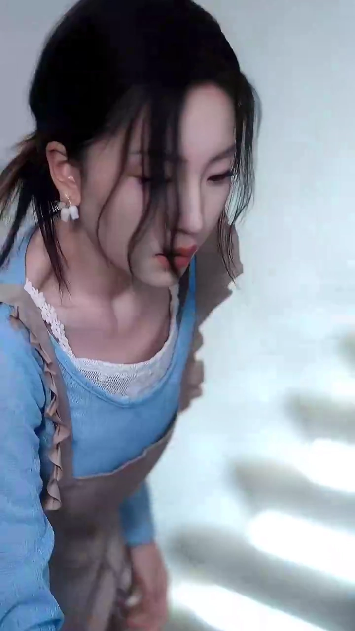 Dulu Bayangan, Kini Lawanfoto