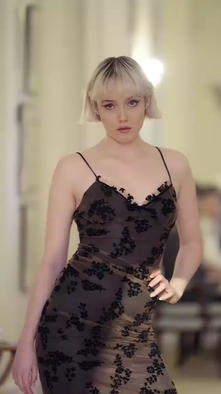 Pengejaran Miliarder: Bayi dalam Perjalananfoto