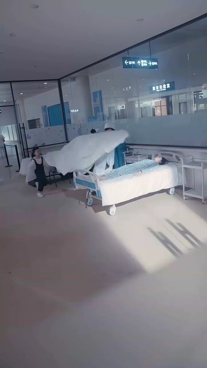 Dia Tak Pernah Pergifoto