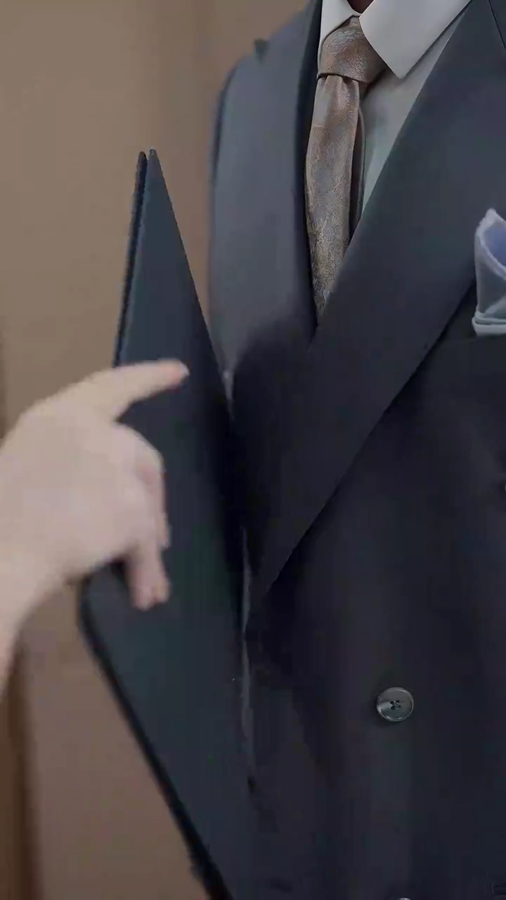 Cinta Palsu untuk Musuhkufoto