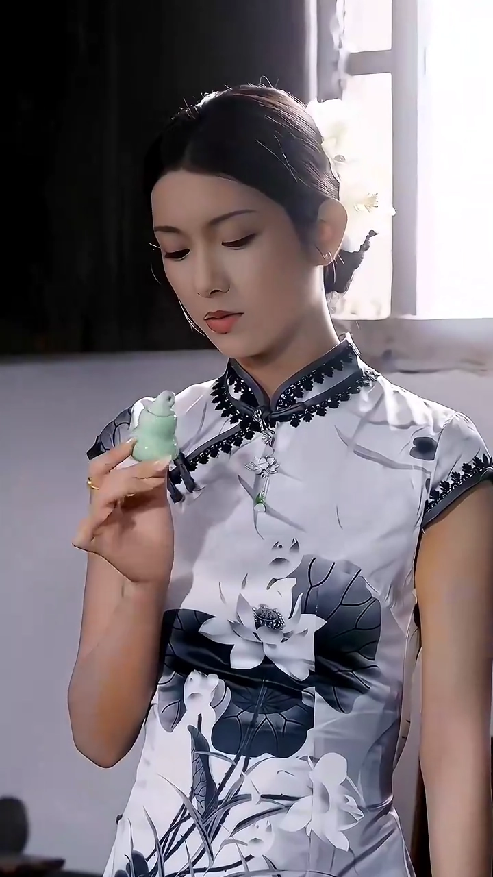 Belenggu Takdir di Masa Perangfoto