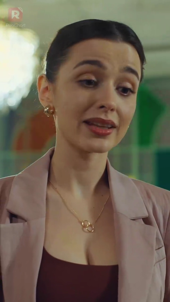 [Versi Dub] Wanita Pemantik Perangfoto