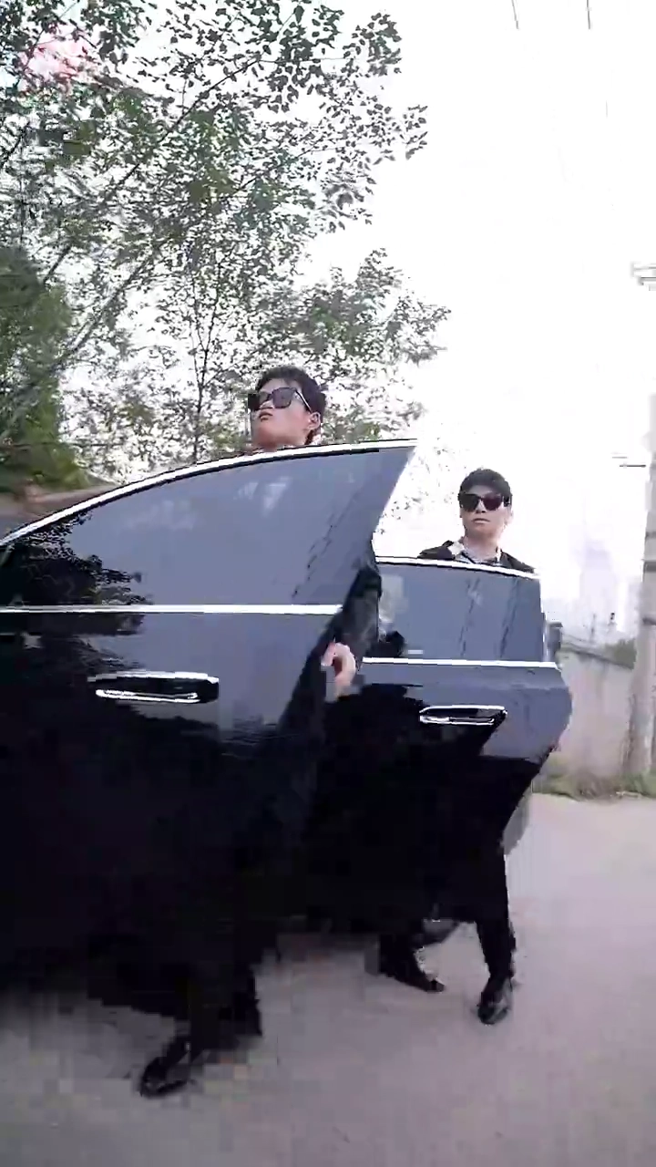 [Versi Dub] Kembalinya Ayah Legendarisfoto