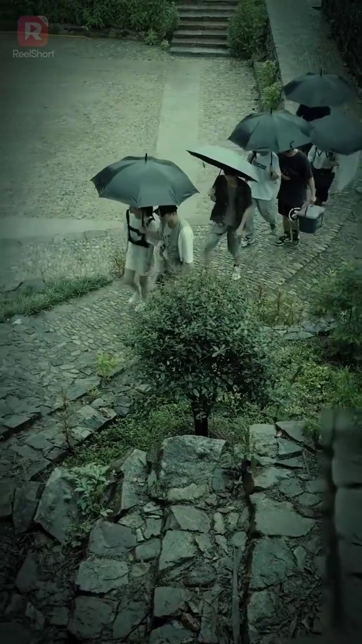 Satu Orang Tak Bisa Memasuki Kuilfoto