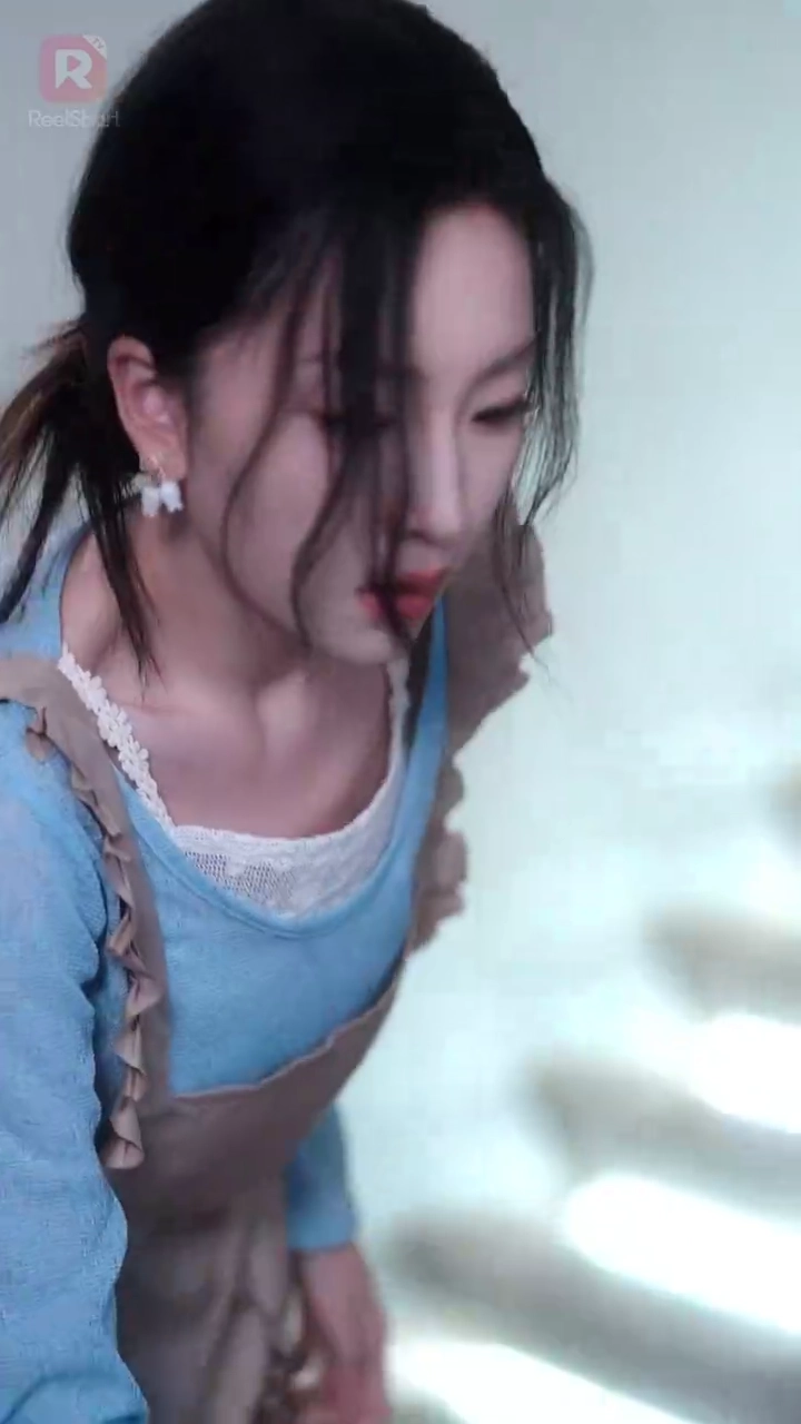 [Versi Dub] Ratu Hukum Vivianfoto