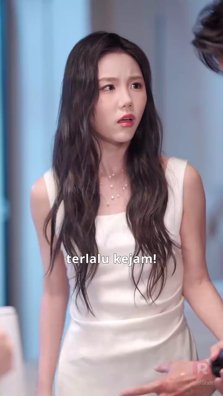 Penjahat Wanita Jadi Kesayangan Semua Orangfoto