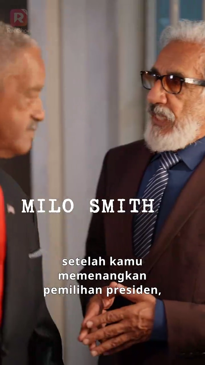 [Versi Dub] Minggir, Akulah Sang Raja Beritafoto