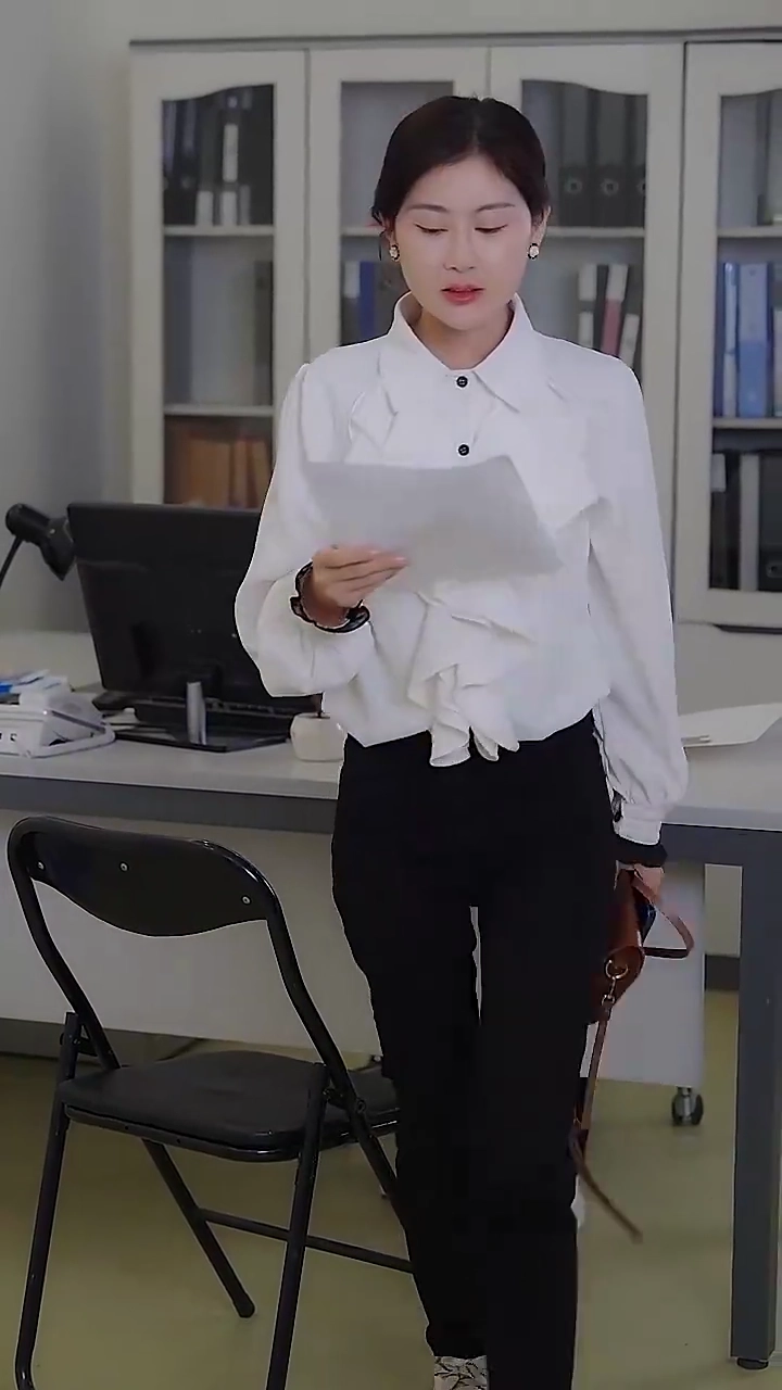 [Dijuluki] Kontrak Cinta yang Mendebarkanfoto