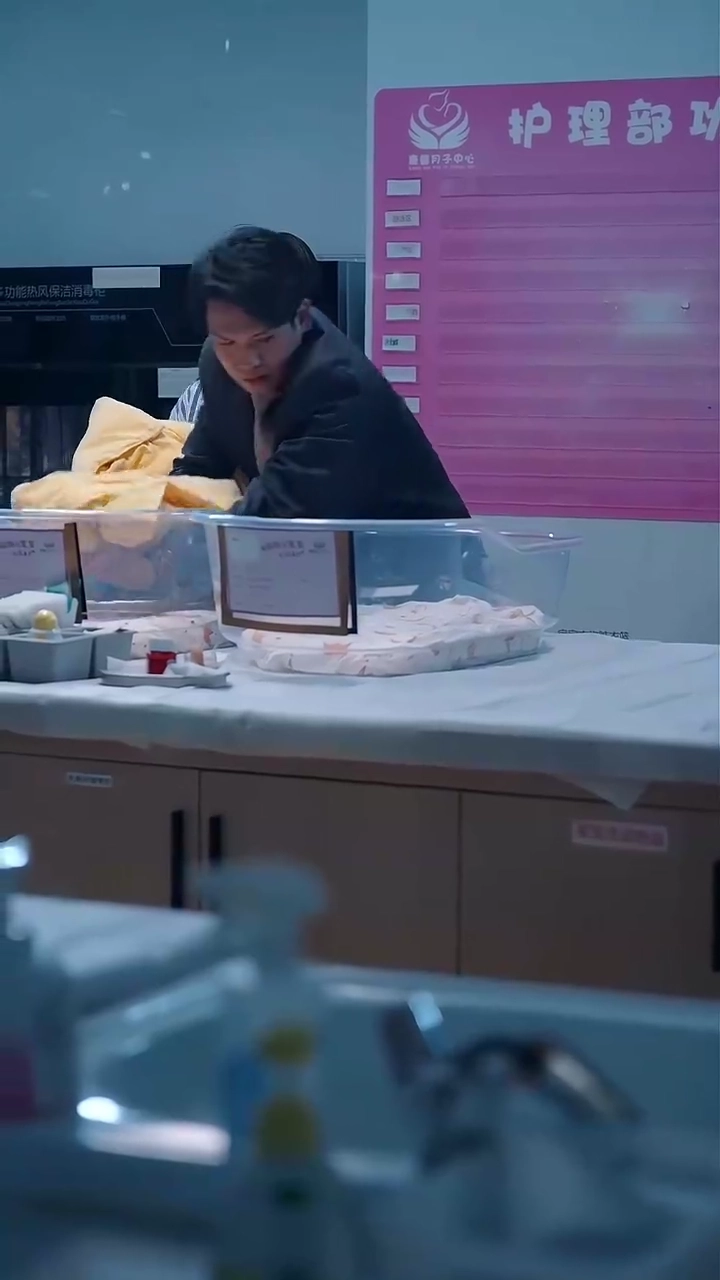 新生児室でズレた人生写真