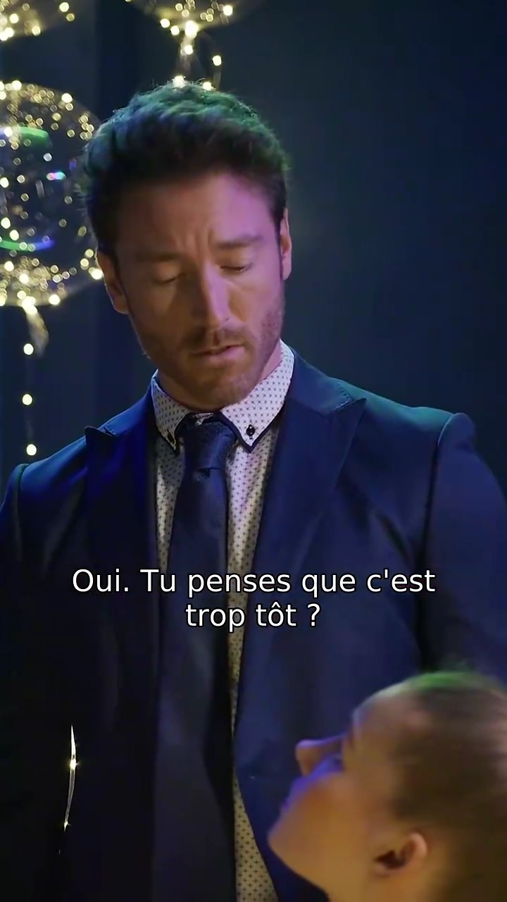 Le meilleur ami de papa fait de moi sa femme milliardairePhoto