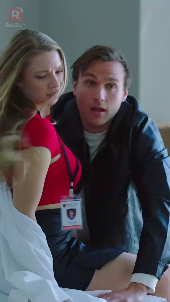 Enceinte du Père Professeur de mon ExPhoto