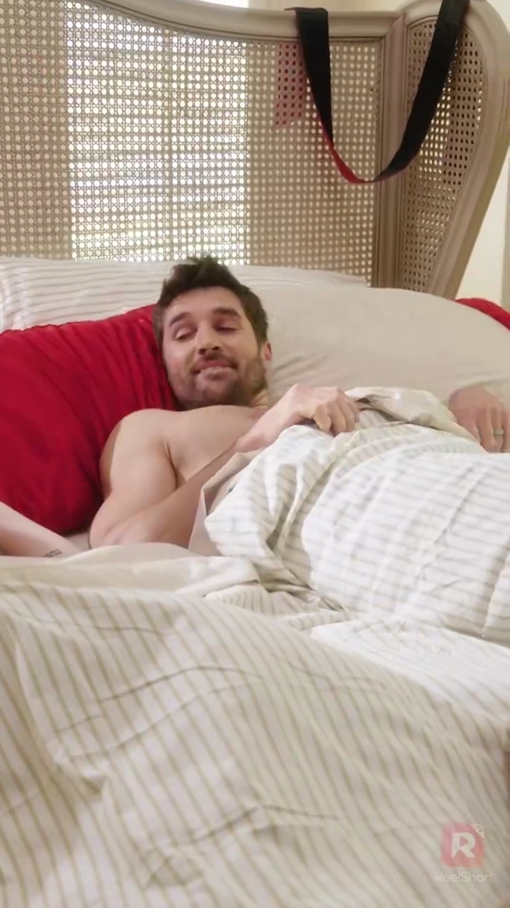 Parrain suprême : mon ex me supplie à genouxPhoto