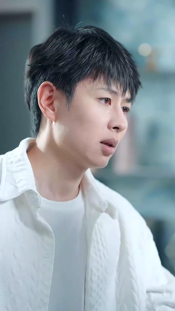 ​​Роковая любовь, как кит на мели​фото