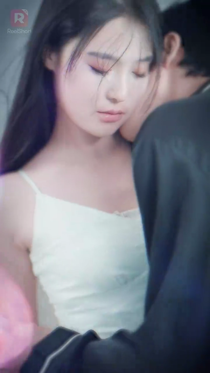 やり過ぎ！名門御曹司をヒモに？！写真