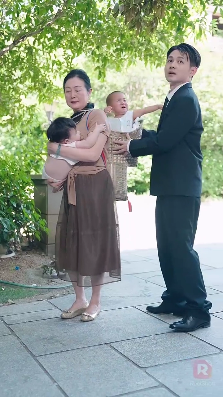 可愛い子を拾ったら、御曹司もついてきました写真