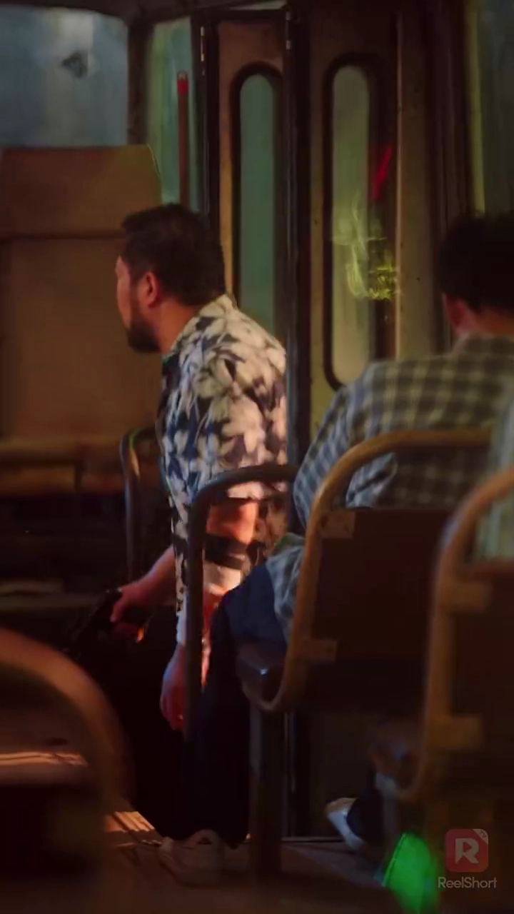 氷のCEOと甘い犬系男子～彼が私だけに見せる素顔～写真