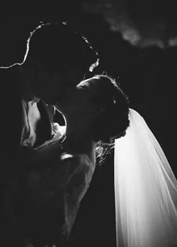 Capa do romance Casamento Ardente 