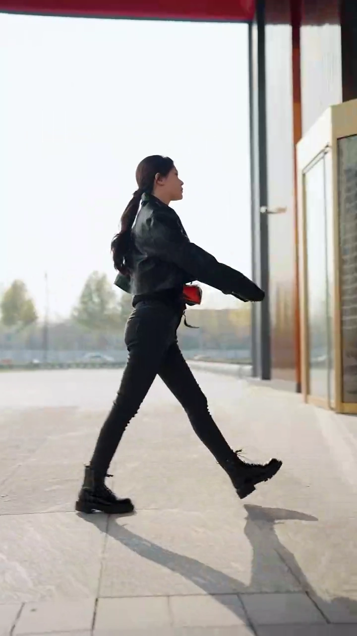 姑とDV男を立ち向かおう写真