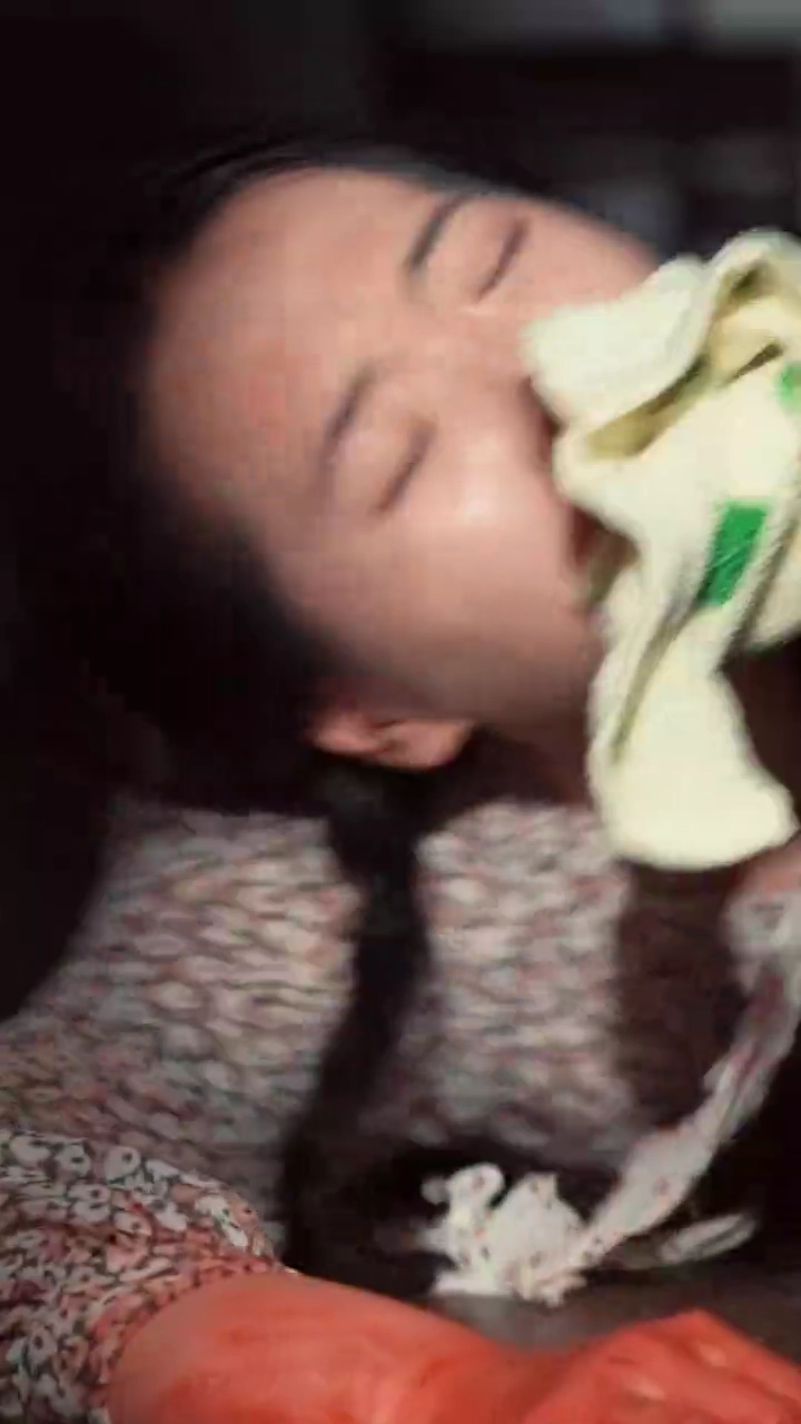 誰が彼女の希望を奪った？写真